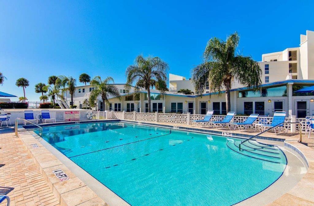 Sea Crest Aparthotel Point O'Rocks Bagian luar foto