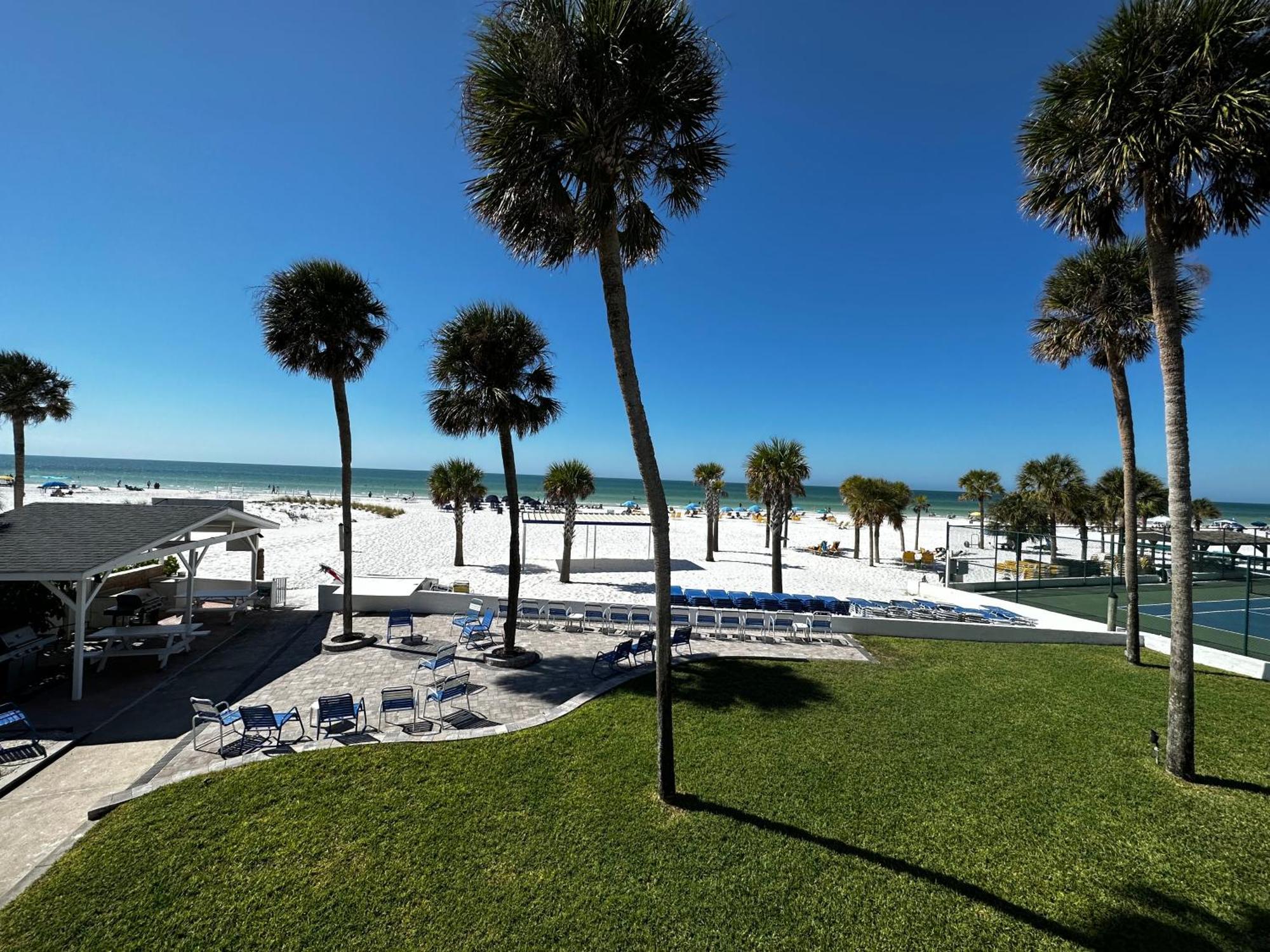 Sea Crest Aparthotel Point O'Rocks Bagian luar foto