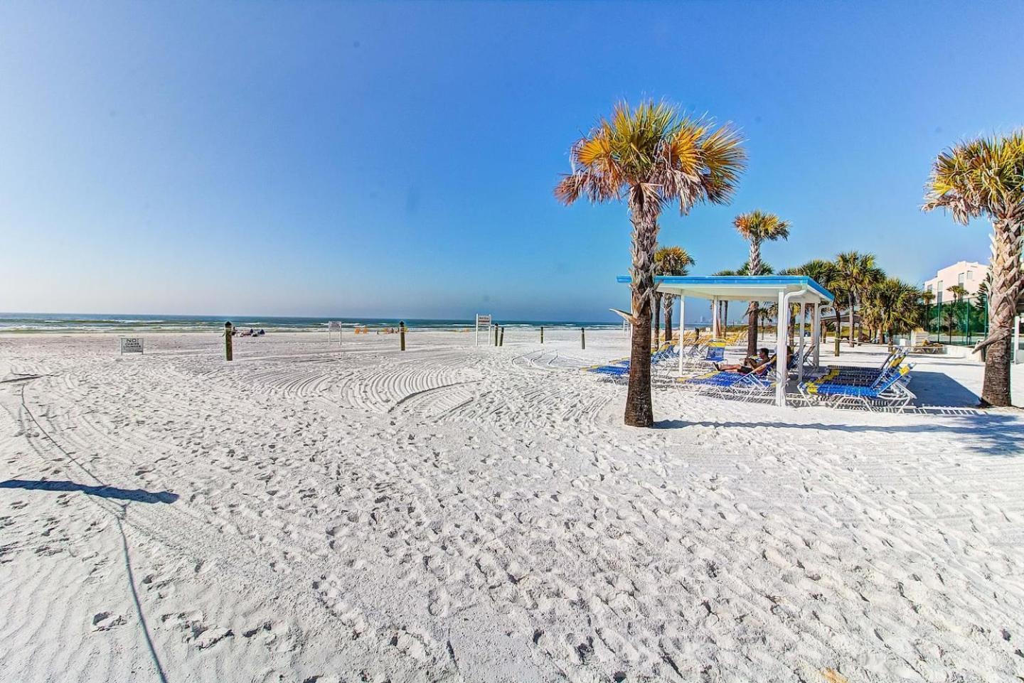Sea Crest Aparthotel Point O'Rocks Bagian luar foto