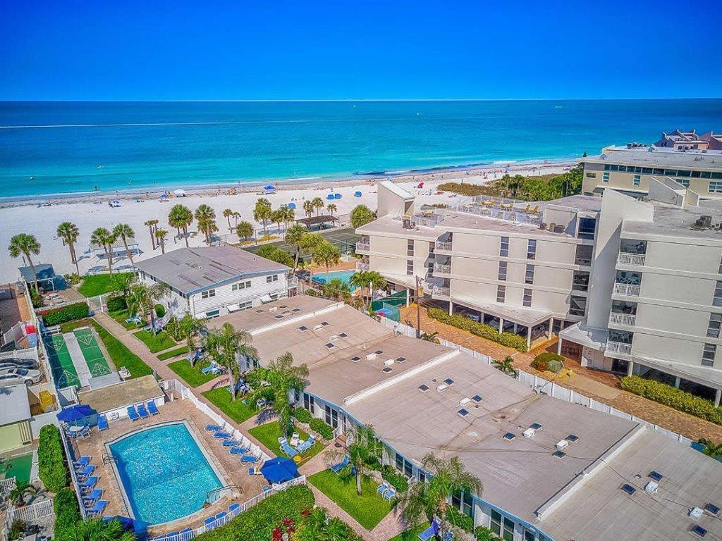 Sea Crest Aparthotel Point O'Rocks Bagian luar foto