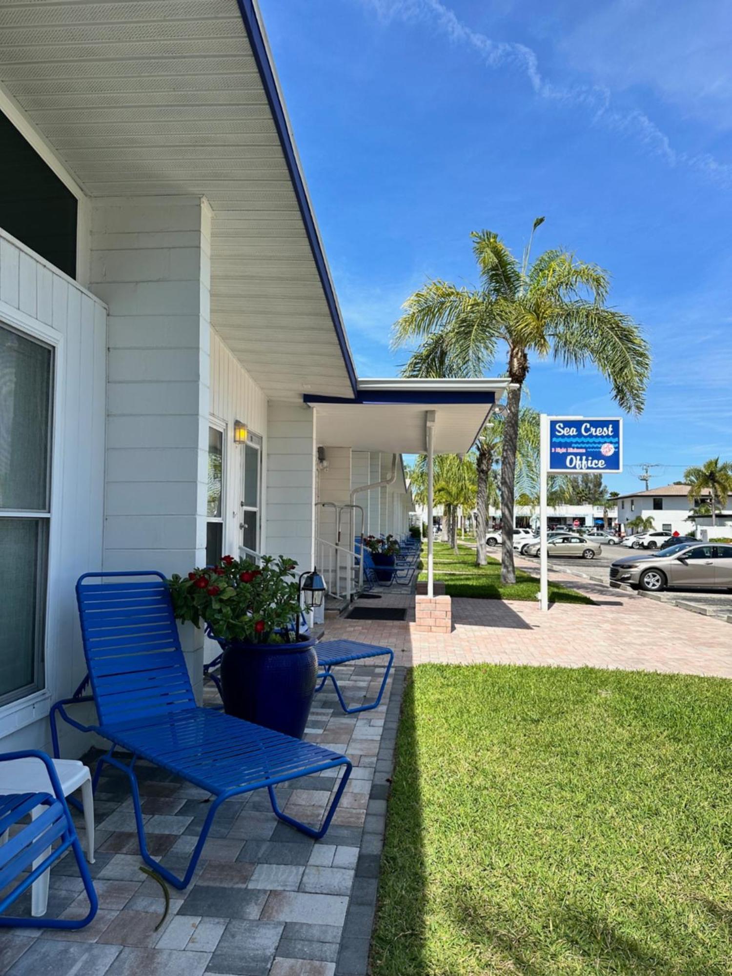 Sea Crest Aparthotel Point O'Rocks Bagian luar foto