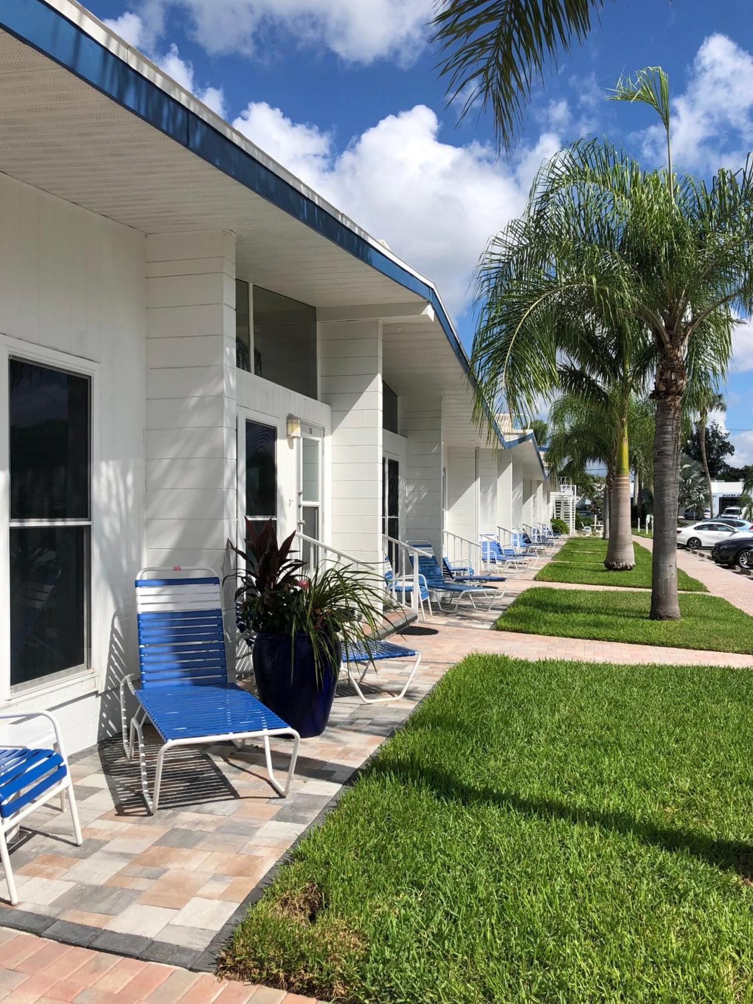 Sea Crest Aparthotel Point O'Rocks Bagian luar foto