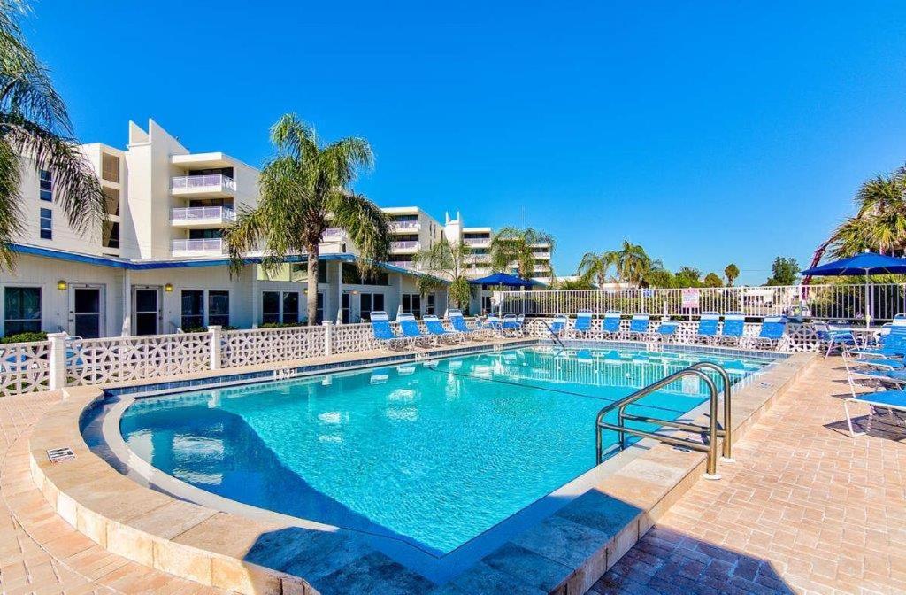 Sea Crest Aparthotel Point O'Rocks Bagian luar foto