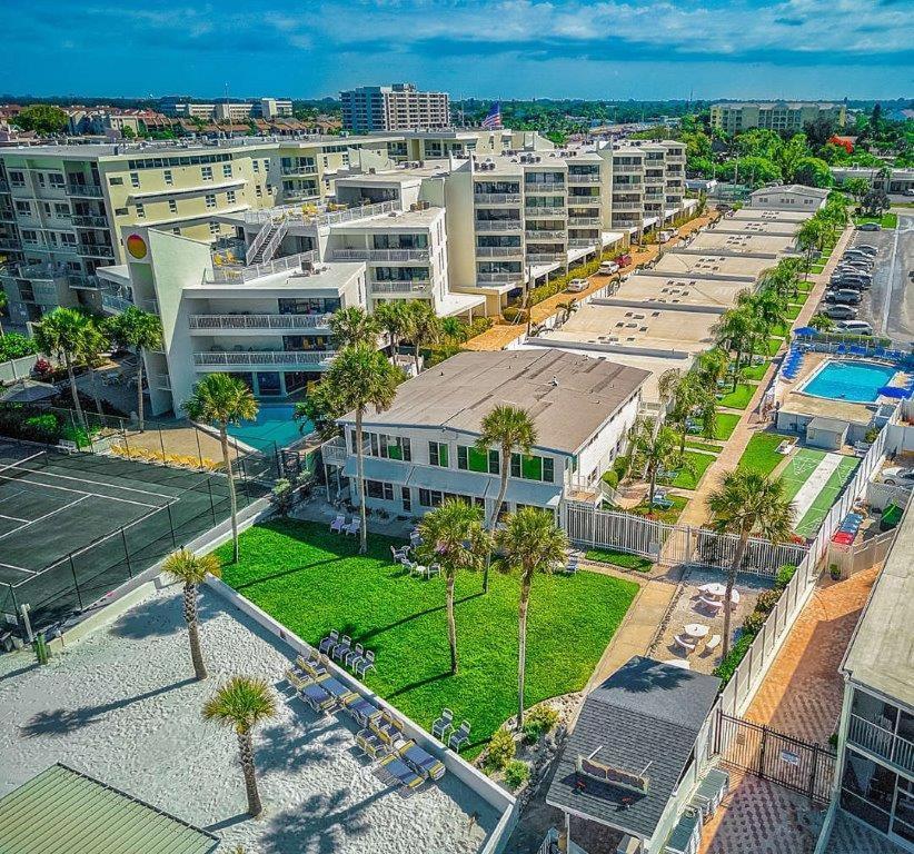 Sea Crest Aparthotel Point O'Rocks Bagian luar foto