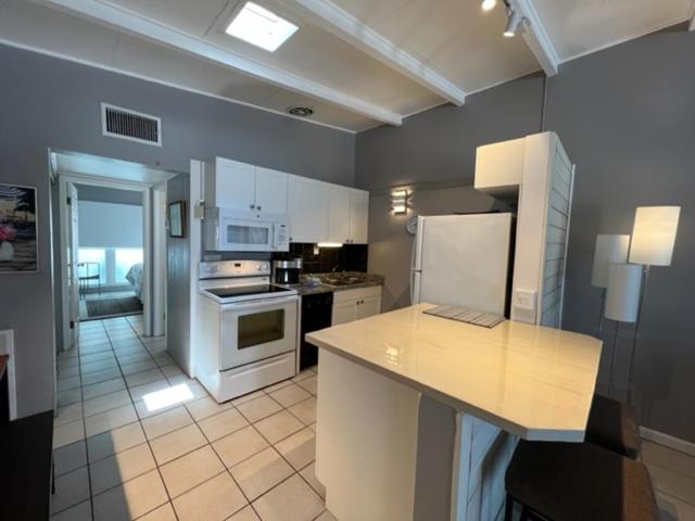 Sea Crest Aparthotel Point O'Rocks Bagian luar foto