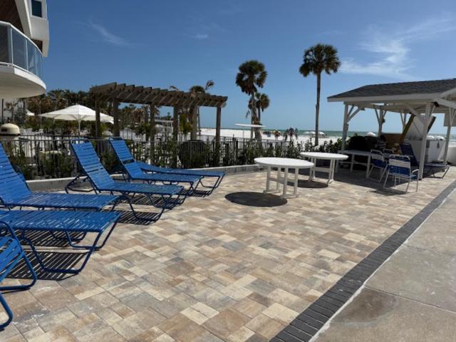 Sea Crest Aparthotel Point O'Rocks Bagian luar foto