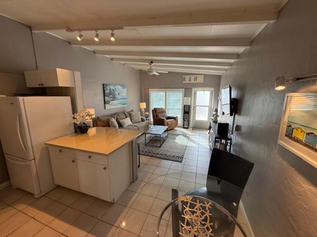Sea Crest Aparthotel Point O'Rocks Bagian luar foto
