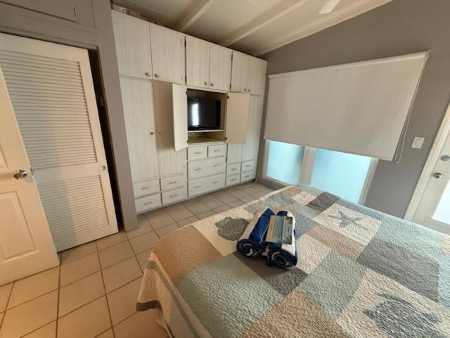 Sea Crest Aparthotel Point O'Rocks Bagian luar foto
