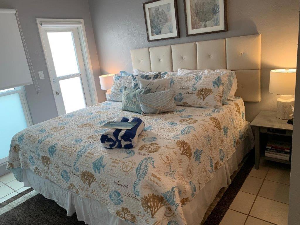 Sea Crest Aparthotel Point O'Rocks Bagian luar foto