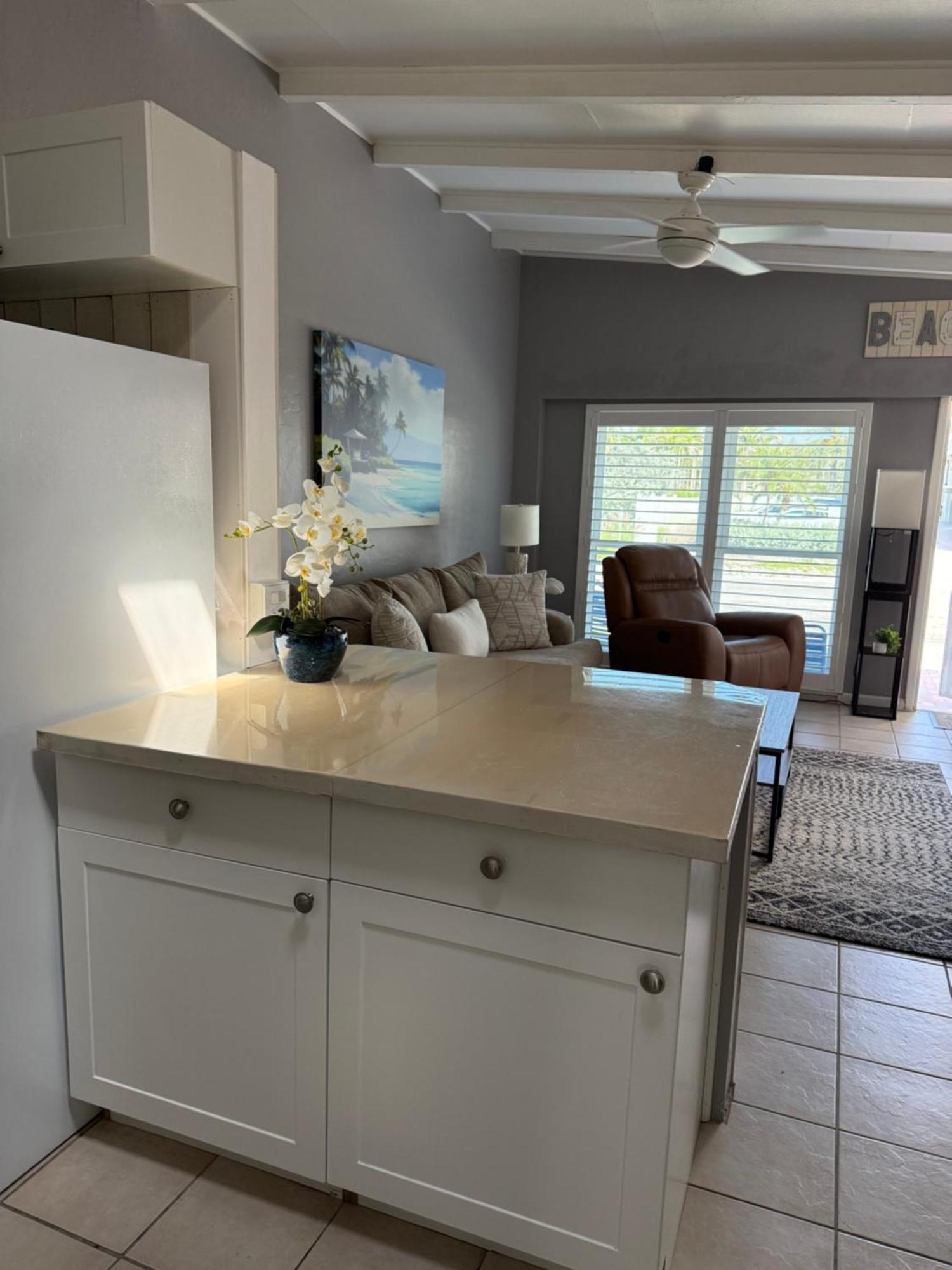 Sea Crest Aparthotel Point O'Rocks Bagian luar foto