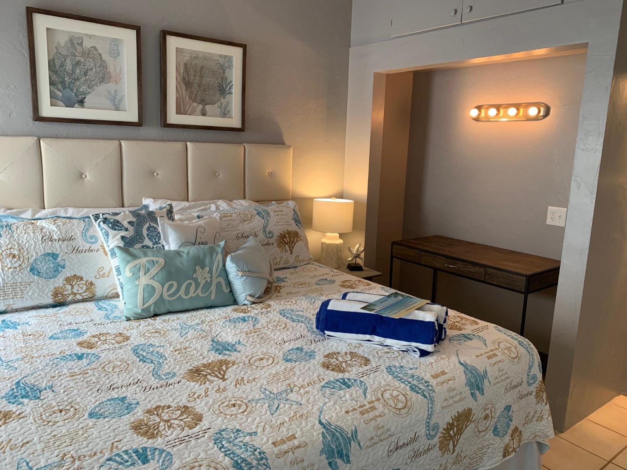 Sea Crest Aparthotel Point O'Rocks Bagian luar foto
